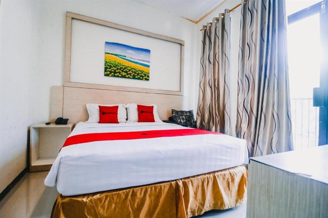 Reddoorz Plus Near Sultan Hasanuddin Airport Hotel Makassar Kültér fotó