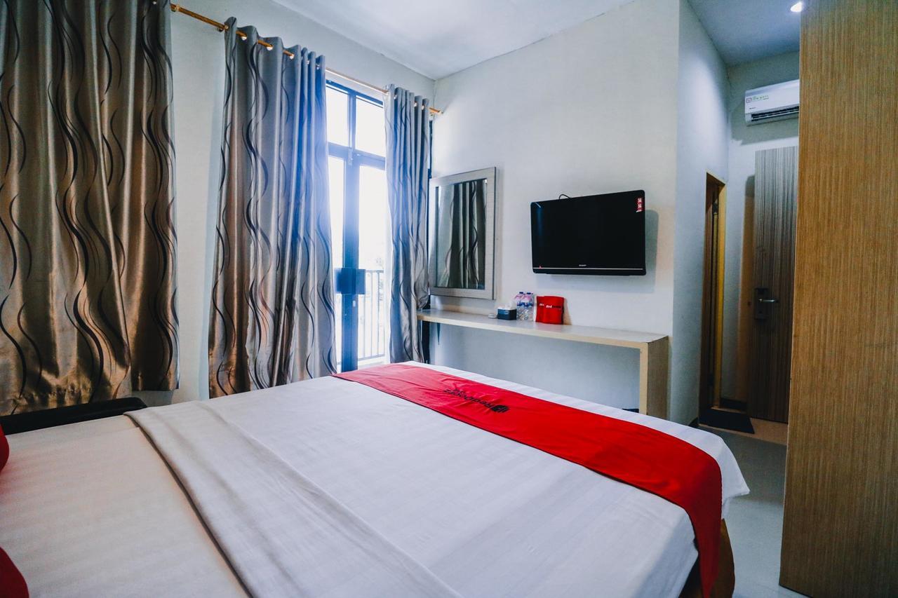 Reddoorz Plus Near Sultan Hasanuddin Airport Hotel Makassar Kültér fotó