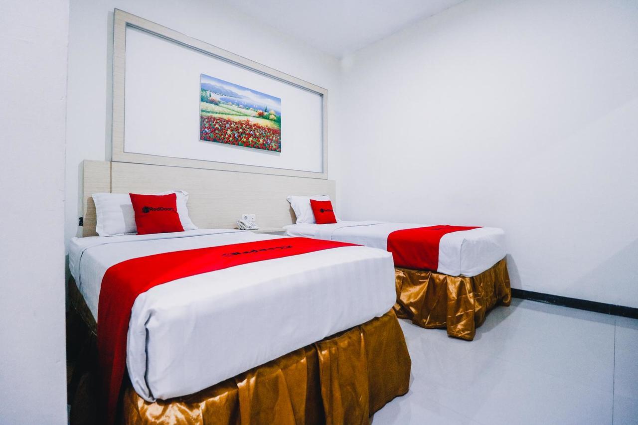 Reddoorz Plus Near Sultan Hasanuddin Airport Hotel Makassar Kültér fotó