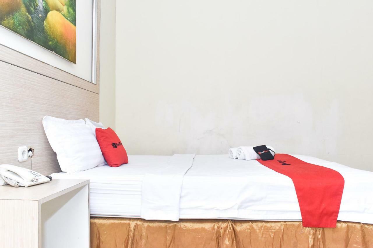 Reddoorz Plus Near Sultan Hasanuddin Airport Hotel Makassar Kültér fotó