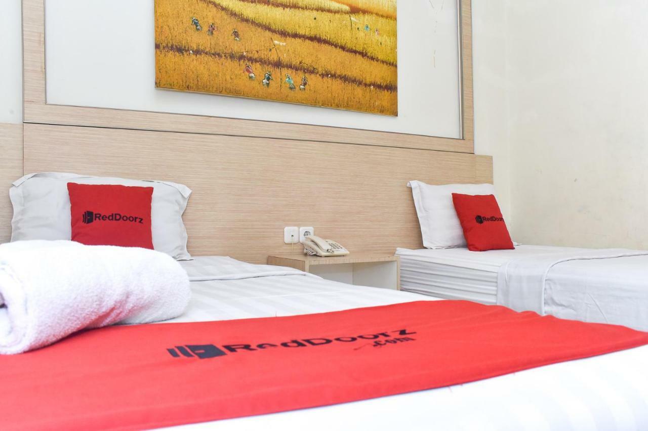 Reddoorz Plus Near Sultan Hasanuddin Airport Makassar Kültér fotó
