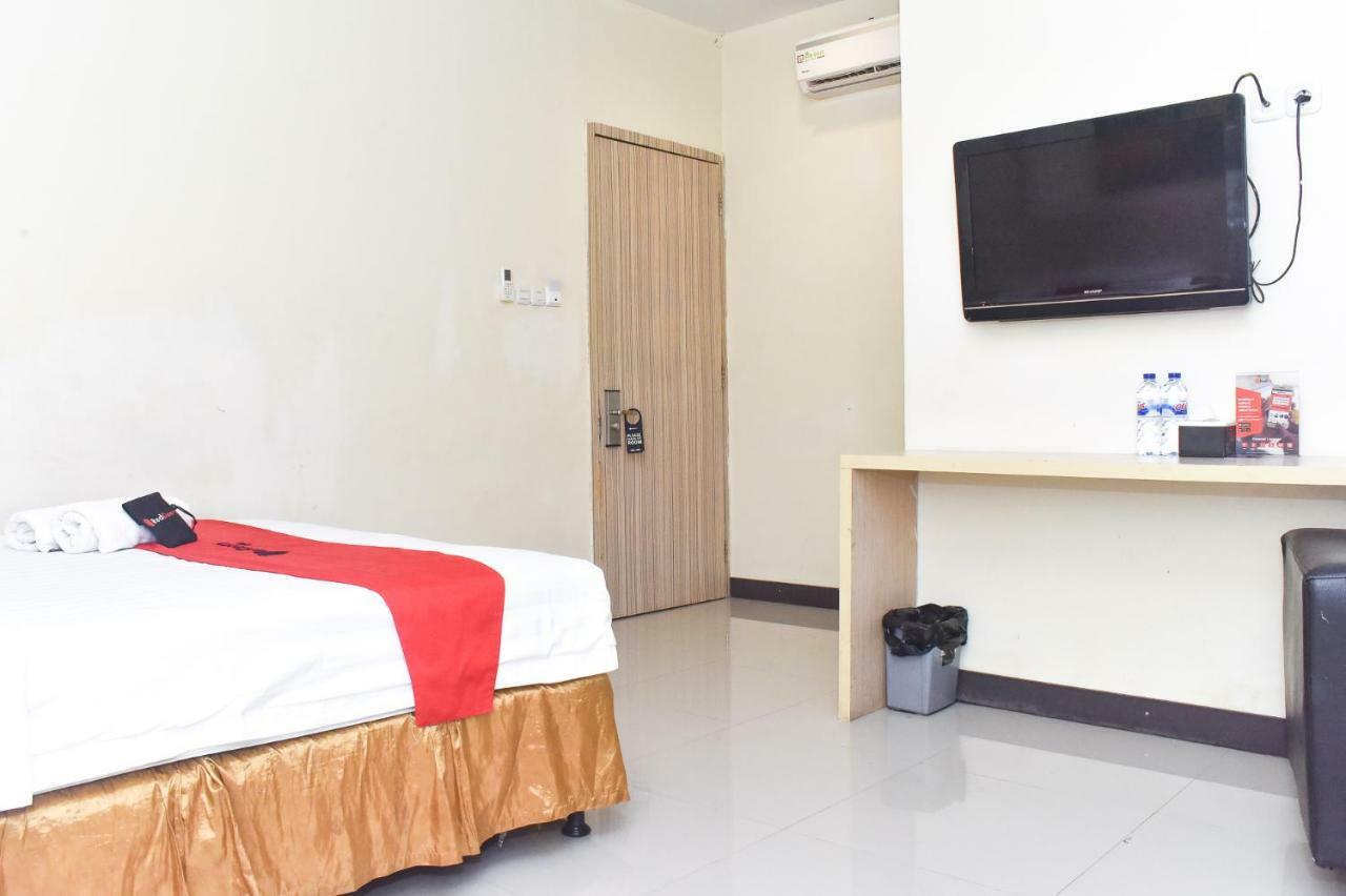 Reddoorz Plus Near Sultan Hasanuddin Airport Hotel Makassar Kültér fotó