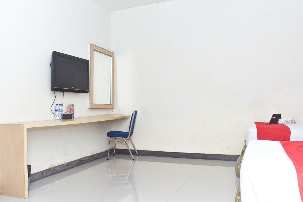 Reddoorz Plus Near Sultan Hasanuddin Airport Hotel Makassar Kültér fotó