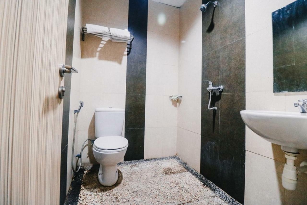 Reddoorz Plus Near Sultan Hasanuddin Airport Makassar Kültér fotó